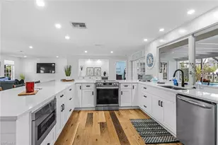 1823 Hurricane Harbor Ln, Naples, FL 34102 - Photo 9