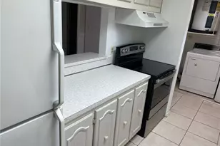 221 Cypress Way E, Naples, FL 34110 - Photo 7