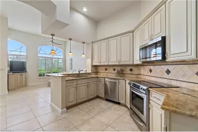 15279 Devon Green Ln, Naples, FL 34110 - Photo 11