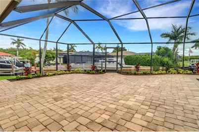 2105 Sheepshead Dr, Naples, FL 34102 - Photo 27