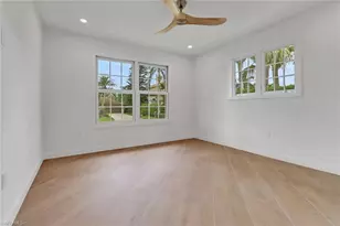 2105 Sheepshead Dr, Naples, FL 34102 - Photo 21