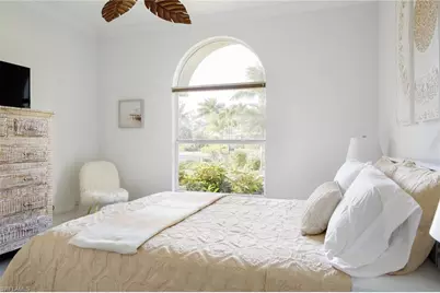 982 Tivoli Ct, Naples, FL 34104 - Photo 37