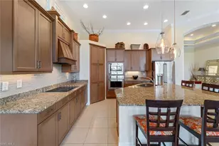 12440 Wisteria Dr, Naples, FL 34120 - Photo 11