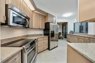 6510 Valen Way, Naples, FL 34108 - Photo 7