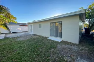 550 14th St N, Naples, FL 34102 - Photo 19