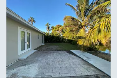 550 14th St N, Naples, FL 34102 - Photo 17