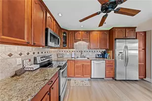 272 Winners Cir, Naples, FL 34112 - Photo 9