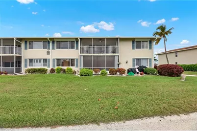 272 Winners Cir #4, Naples, FL 34112 - Photo 3