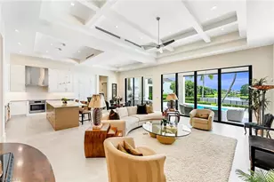 4646 Crayton Rd, Naples, FL 34103 - Photo 5