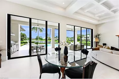 4646 Crayton Rd, Naples, FL 34103 - Photo 9