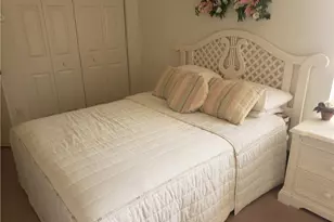 7552 Oleander Gate Dr, Naples, FL 34109 - Photo 9