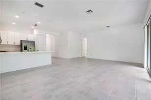 12448 Violet Ln, Naples, FL 34120 - Photo 7