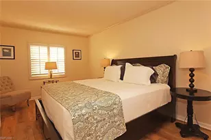 666 3rd St S, Naples, FL 34102 - Photo 9