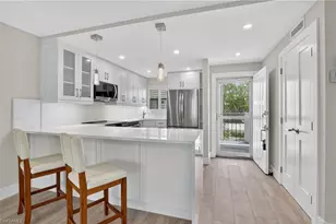 29 High Point Cir E, Naples, FL 34103 - Photo 3