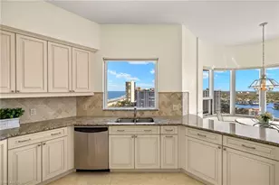 4251 Gulf Shore Blvd N, Naples, FL 34103 - Photo 13