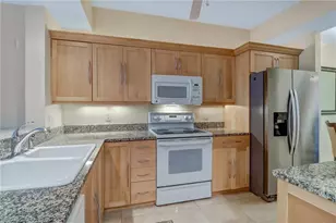 410 Bayfront Pl, Naples, FL 34102 - Photo 7