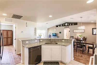 1809 NE 12th Pl, Cape Coral, FL 33909 - Photo 9