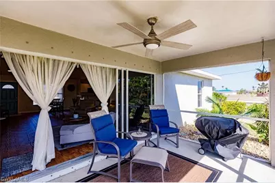 1809 NE 12th Pl, Cape Coral, FL 33909 - Photo 23