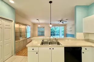 443 Crossfield Cir, Naples, FL 34104 - Photo 9