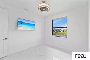 424 SW 26th Ave, Cape Coral, FL 33991 - Photo 21