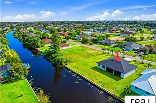 424 SW 26th Ave, Cape Coral, FL 33991 - Photo 5