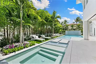 2131 Marina Dr, Naples, FL 34102 - Photo 15