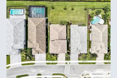 11265 Daphne Ct, Naples, FL 34120 - Photo 3