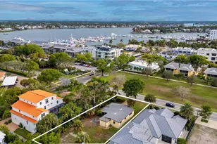 777 Broad Ave S, Naples, FL 34102 - Photo 5