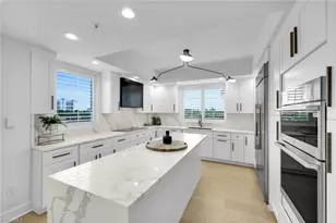 8720 Bay Colony Dr, Naples, FL 34108 - Photo 5