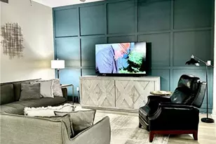 410 Bayfront Pl, Naples, FL 34102 - Photo 3