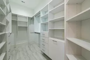 60 Seagate Dr, Naples, FL 34103 - Photo 11