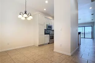 15098 Palmer Lake Cir, Naples, FL 34109 - Photo 5