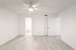 4631 Bayshore Dr, Naples, FL 34112 - Photo 17