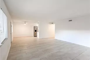 4631 Bayshore Dr, Naples, FL 34112 - Photo 5