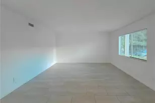 4631 Bayshore Dr, Naples, FL 34112 - Photo 3