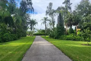 5930 Spanish Oaks Ln, Naples, FL 34119 - Photo 3