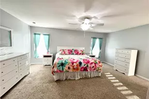 2720 NE 1st Pl, Cape Coral, FL 33909 - Photo 9