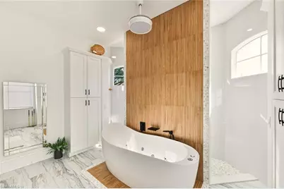 2257 Valencia Lakes Cir, Naples, FL 34120 - Photo 9