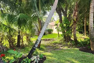 1350 Triandra Ln, Naples, FL 34119 - Photo 7