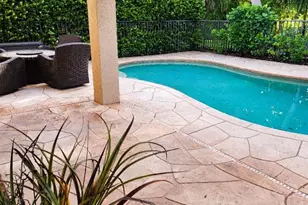 1350 Triandra Ln, Naples, FL 34119 - Photo 5