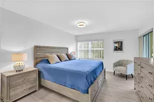 1055 Forest Lakes Dr, Naples, FL 34105 - Photo 9