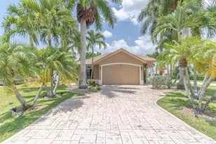 593 106th Ave N, Naples, FL 34108 - Photo 7