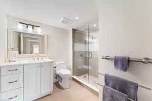 250 Park Shore Dr, Naples, FL 34103 - Photo 23