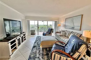 1 Bluebill Ave, Naples, FL 34108 - Photo 7
