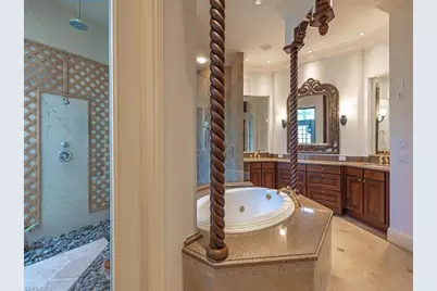 651 21st Ave S, Naples, FL 34102 - Photo 17