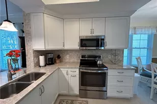 752 Wiggins Lake Dr, Naples, FL 34110 - Photo 7