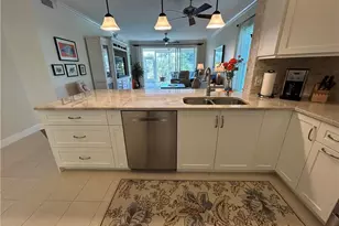 752 Wiggins Lake Dr, Naples, FL 34110 - Photo 5