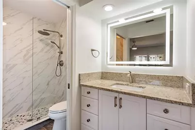 185 4th St S #2, Naples, FL 34102 - Photo 17