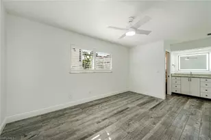 185 4th St S, Naples, FL 34102 - Photo 23