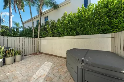 185 4th St S #2, Naples, FL 34102 - Photo 19